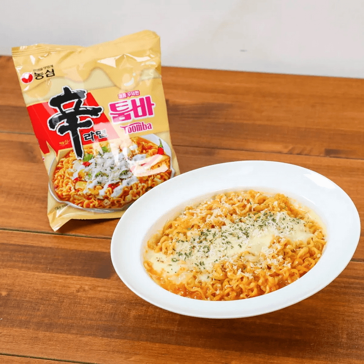 Koreański Błyskawiczny Makaron Instant Shin Ramyun Stir Fry Spicy Creamy Toomba 137g NONG SHIM